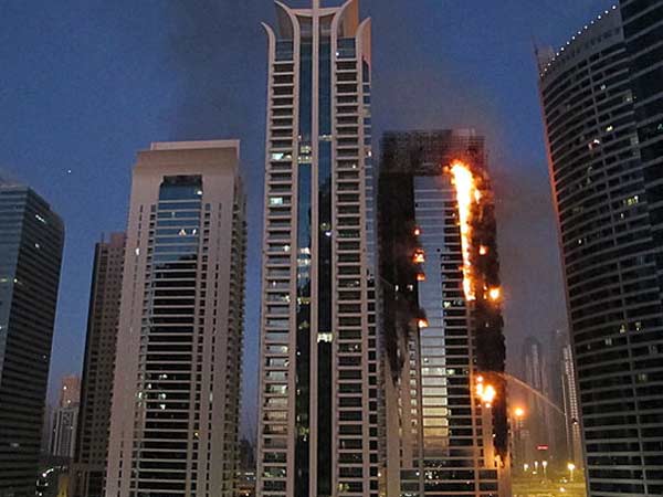 Пожар в высотном здании г.Дубай ОАЕ 18.11.12